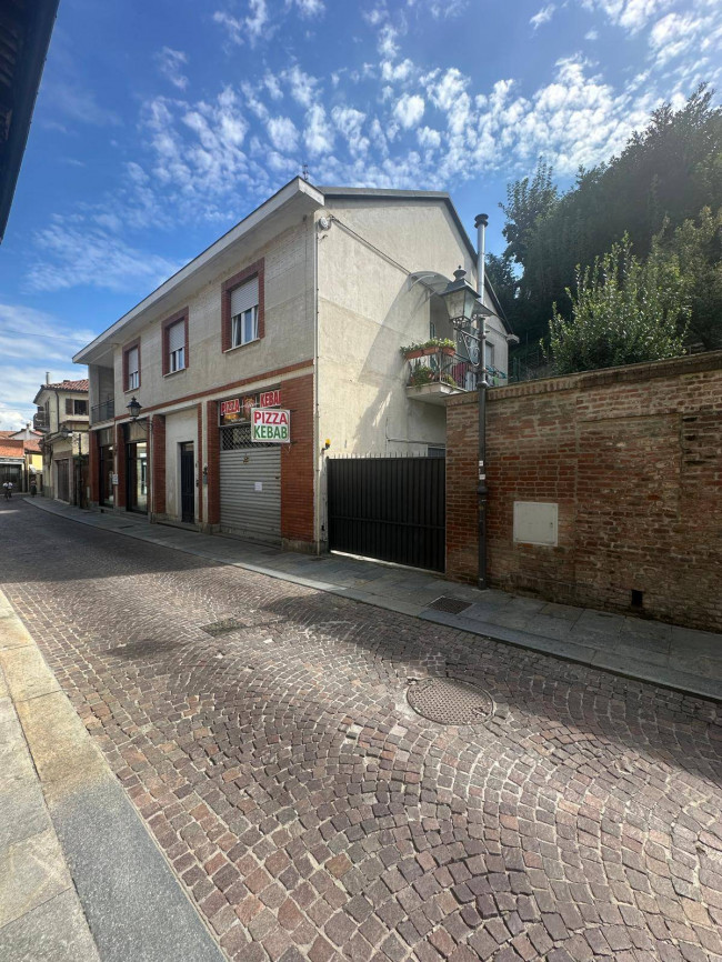 Stabile - Palazzo in vendita a Chieri