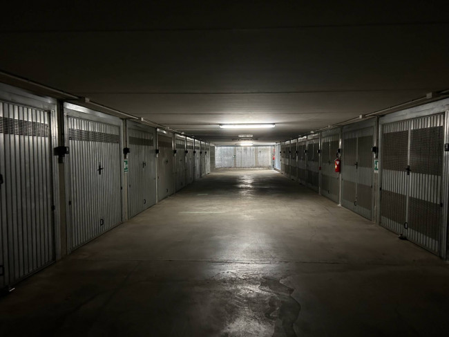 Box o garage in vendita a Torino