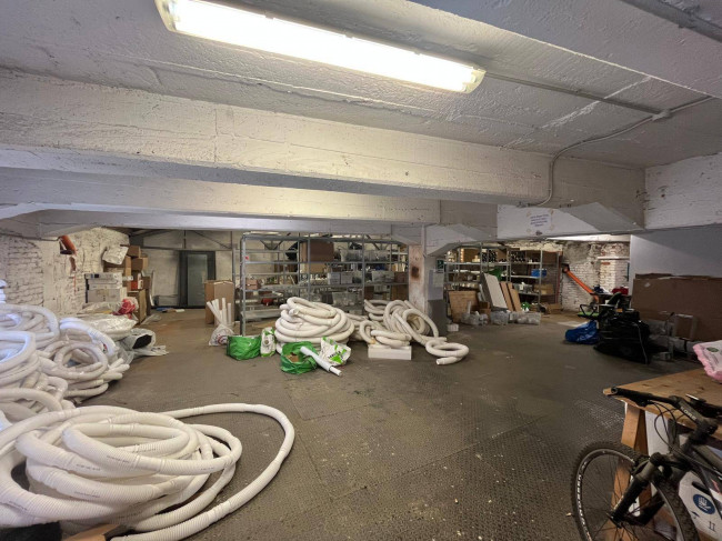 Capannone in Locazione a Torino