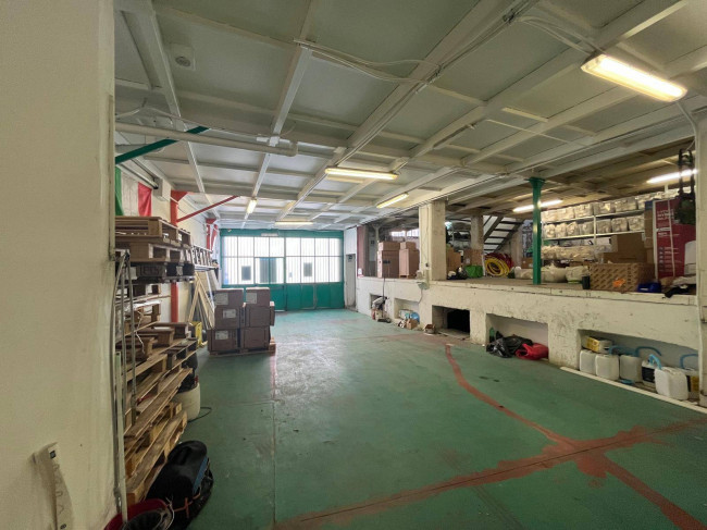 Capannone in Locazione a Torino