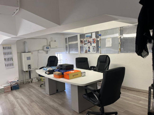 Capannone in Locazione a Torino