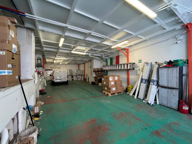 Capannone in Locazione a Torino