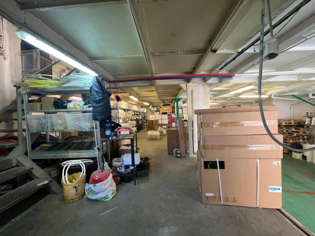 Capannone in Locazione a Torino