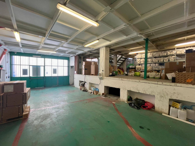 Capannone in Locazione a Torino