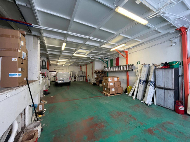 Capannone in Locazione a Torino