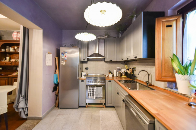 Villa Trifamiliare in Vendita a Rivarossa