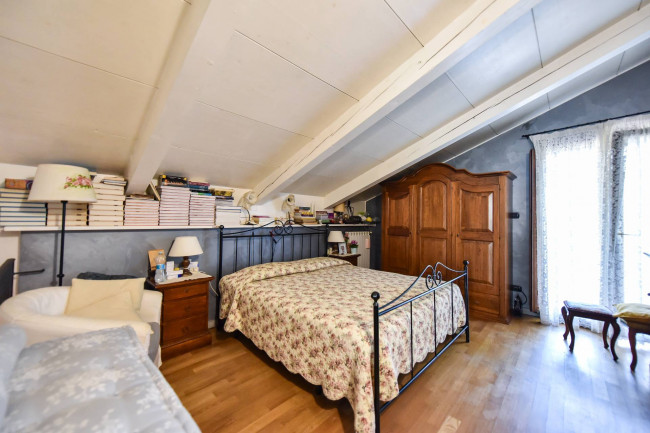 Villa Trifamiliare in Vendita a Rivarossa