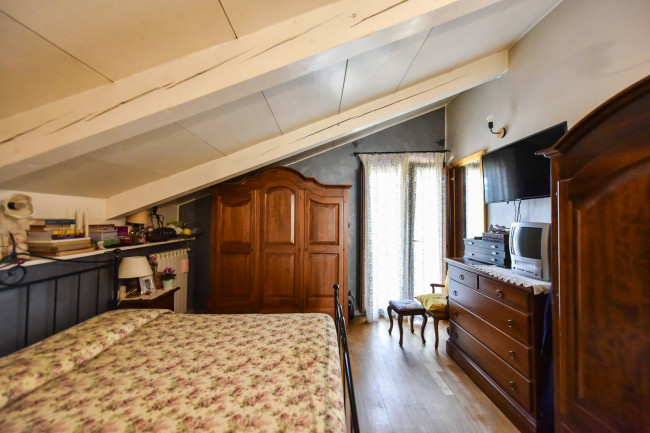 Villa Trifamiliare in Vendita a Rivarossa