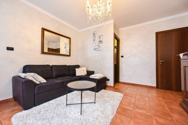 Villa Trifamiliare in Vendita a Rivarossa