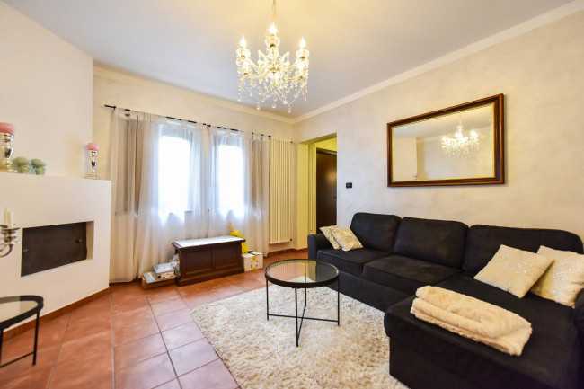 Villa Trifamiliare in Vendita a Rivarossa