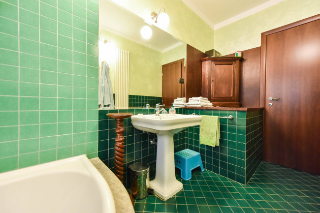 Villa Trifamiliare in Vendita a Rivarossa