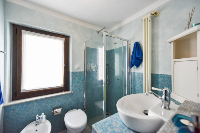 Villa Trifamiliare in Vendita a Rivarossa