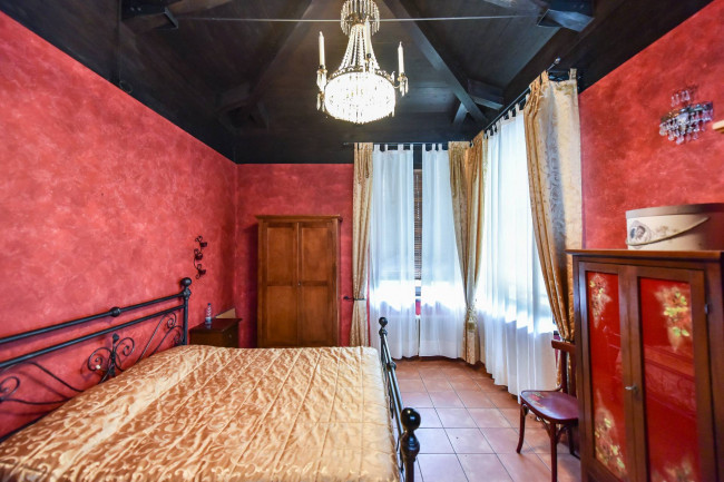 Villa Trifamiliare in Vendita a Rivarossa