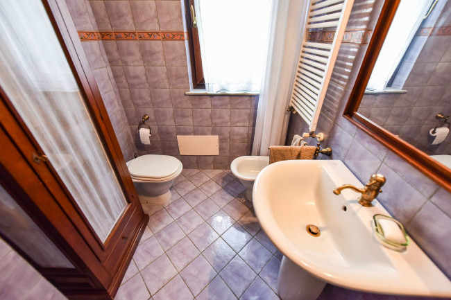 Villa Trifamiliare in Vendita a Rivarossa