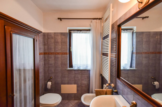 Villa Trifamiliare in Vendita a Rivarossa