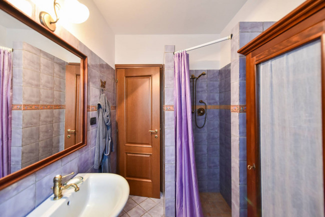 Villa Trifamiliare in Vendita a Rivarossa