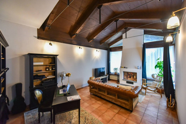 Villa Trifamiliare in Vendita a Rivarossa