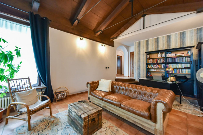 Villa Trifamiliare in Vendita a Rivarossa