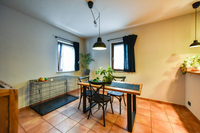 Villa Trifamiliare in Vendita a Rivarossa