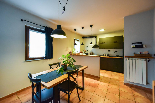 Villa Trifamiliare in Vendita a Rivarossa