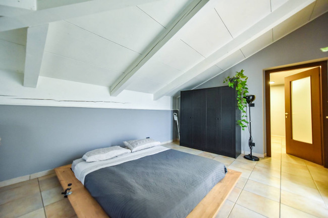 Villa Trifamiliare in Vendita a Rivarossa