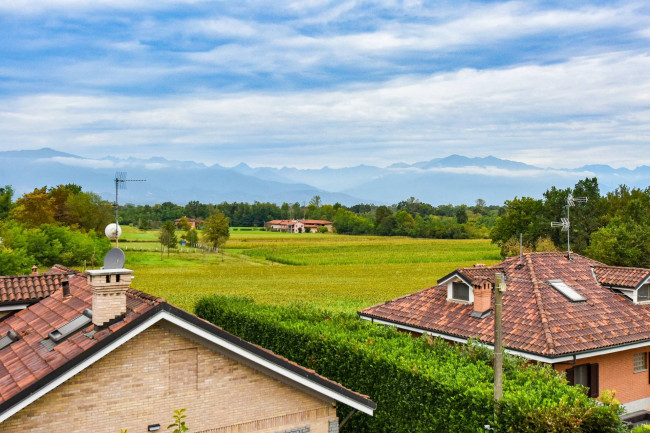 Villa Trifamiliare in Vendita a Rivarossa