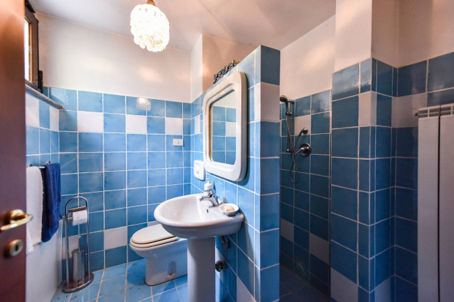 Villa Trifamiliare in Vendita a Rivarossa