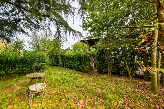 Villa Trifamiliare in Vendita a Rivarossa