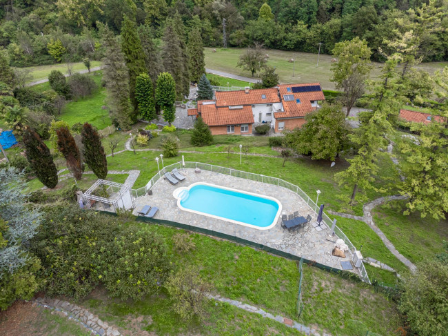 Villa Bifamiliare in Vendita a Gassino Torinese