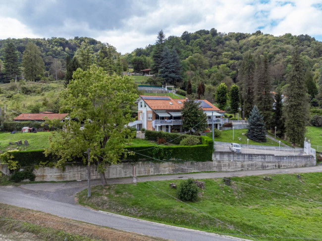 Villa Bifamiliare in Vendita a Gassino Torinese