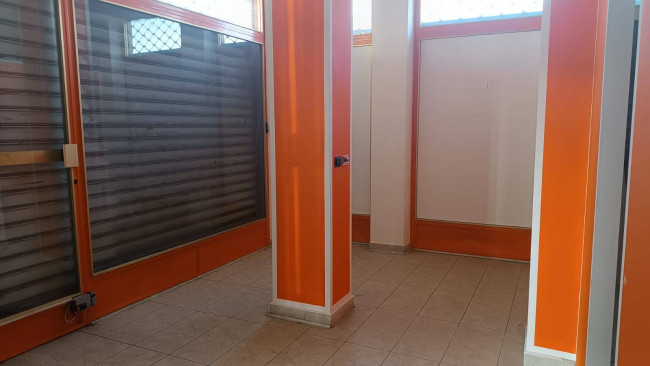 Negozio in Vendita a Borgaro Torinese
