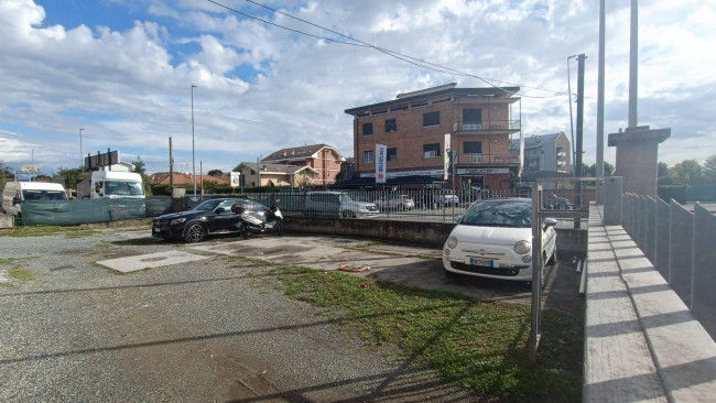 Negozio in Vendita a Borgaro Torinese