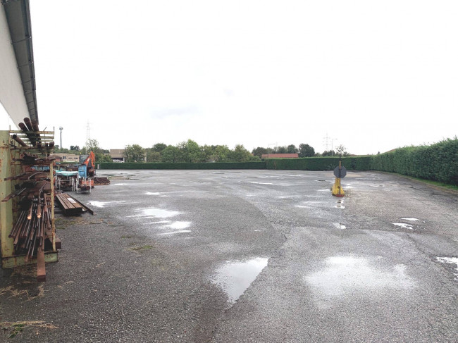 Capannone in Vendita a Caselette