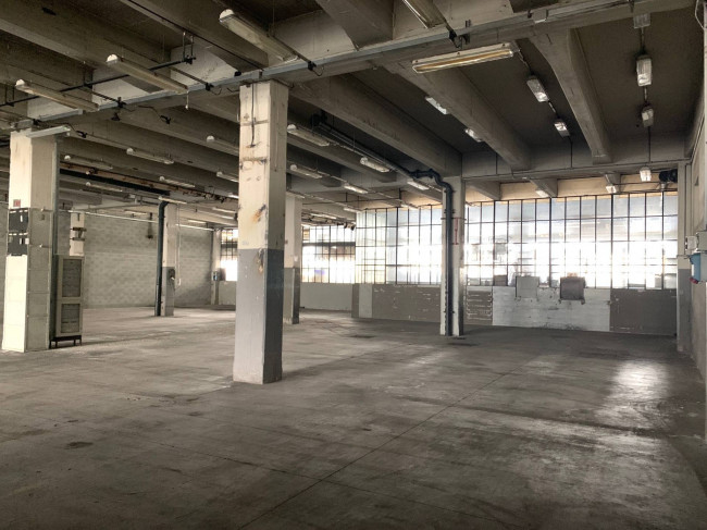 Centro logistico in Vendita a Rivoli