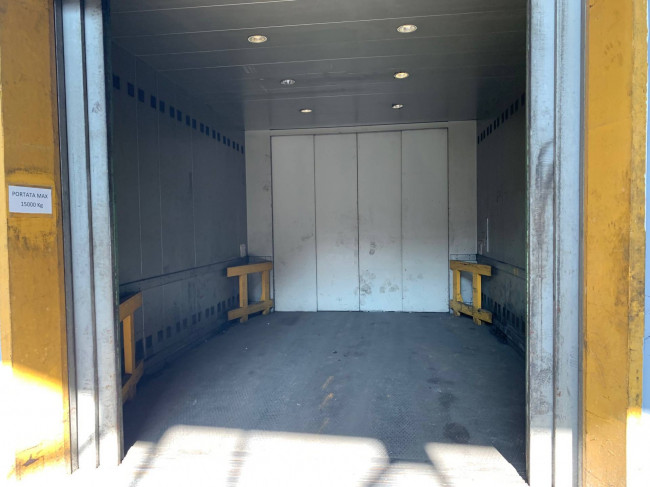 Centro logistico in Vendita a Rivoli