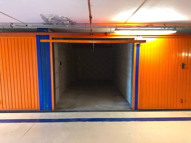 Box o garage in vendita a Moncalieri