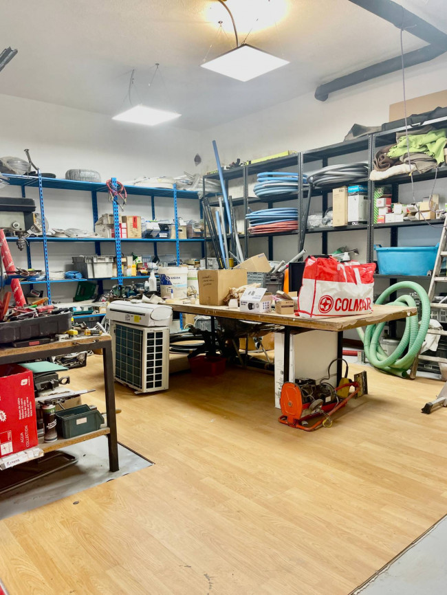Magazzino in Vendita a Trofarello