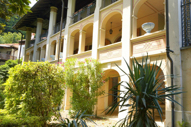 Villa Storica in Vendita a Borgosesia