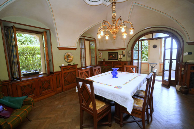 Villa Storica in Vendita a Borgosesia