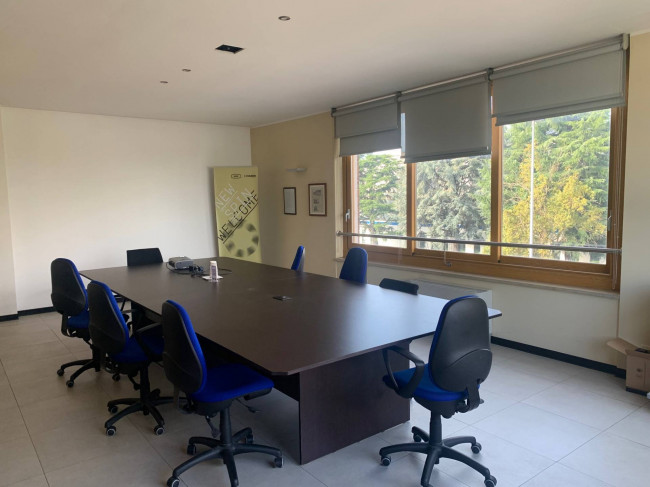 Capannone in Vendita a Rivoli