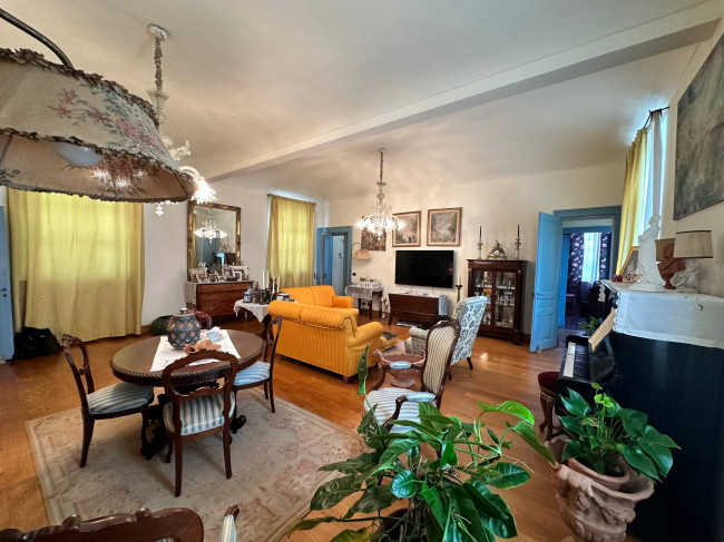 Villa Storica in Vendita a Caluso