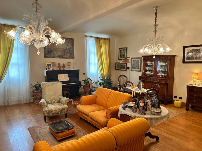 Villa Storica in Vendita a Caluso