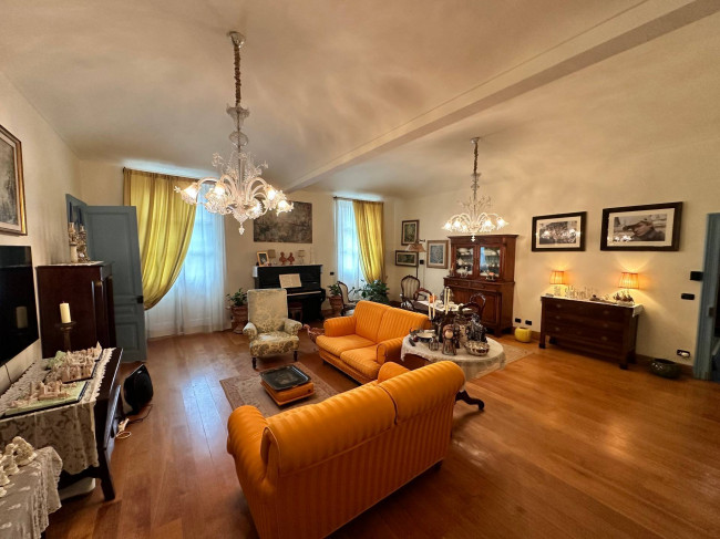 Villa Storica in Vendita a Caluso