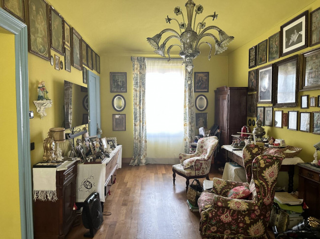 Villa Storica in Vendita a Caluso