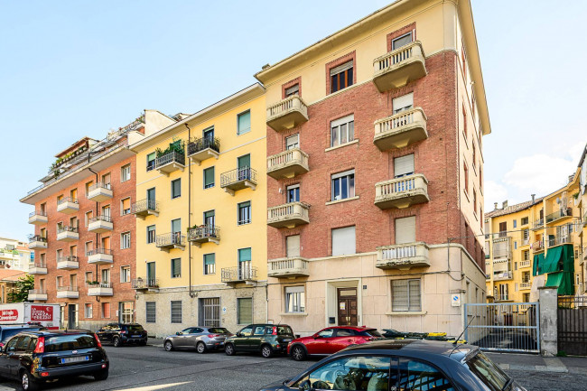 Apartment for Sale to Torino
