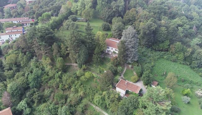 Villa Storica in Vendita a Torino