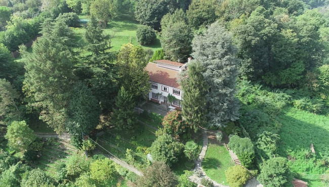 Villa Storica in Vendita a Torino