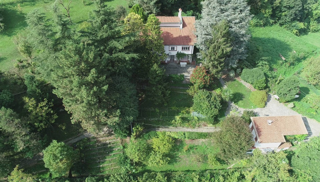 Villa Storica in Vendita a Torino