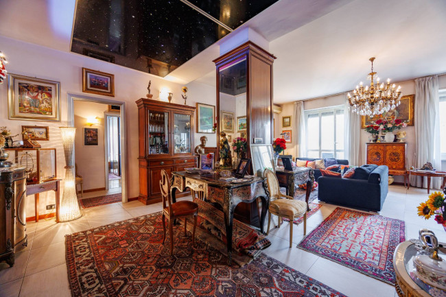Apartment for Sale to Torino