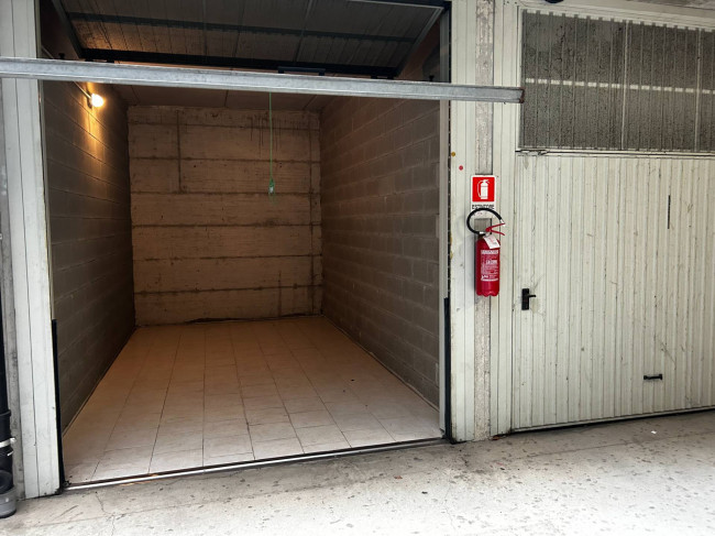 Box o garage in vendita a Torino